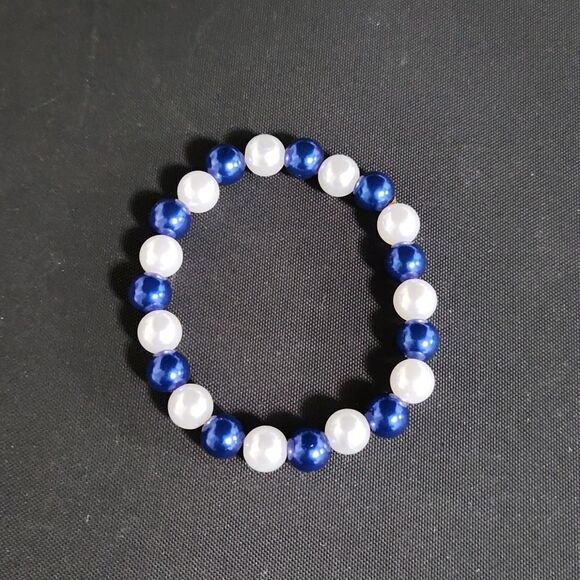 Hand Crafted Jewelry - Handmade White and Blue beaded bracelet
